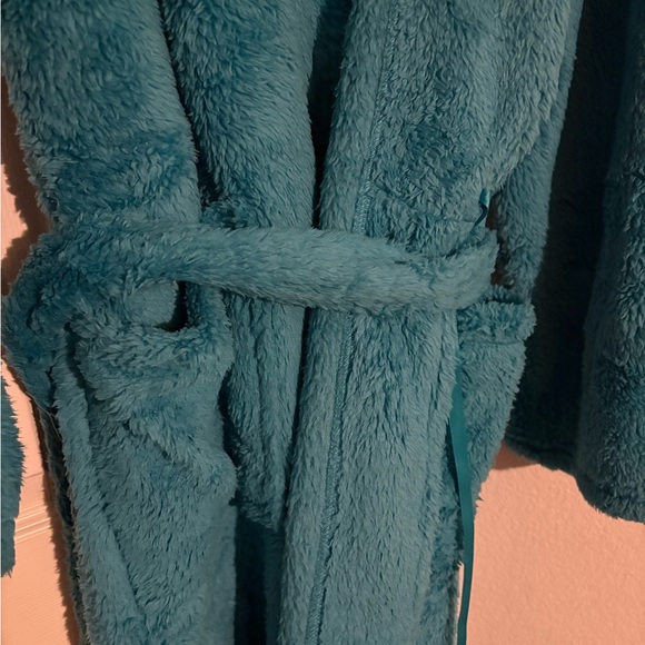 VEAMI plush robe, 100% polyester, women’s size large. Brand new with tags! - Picture 9 of 9